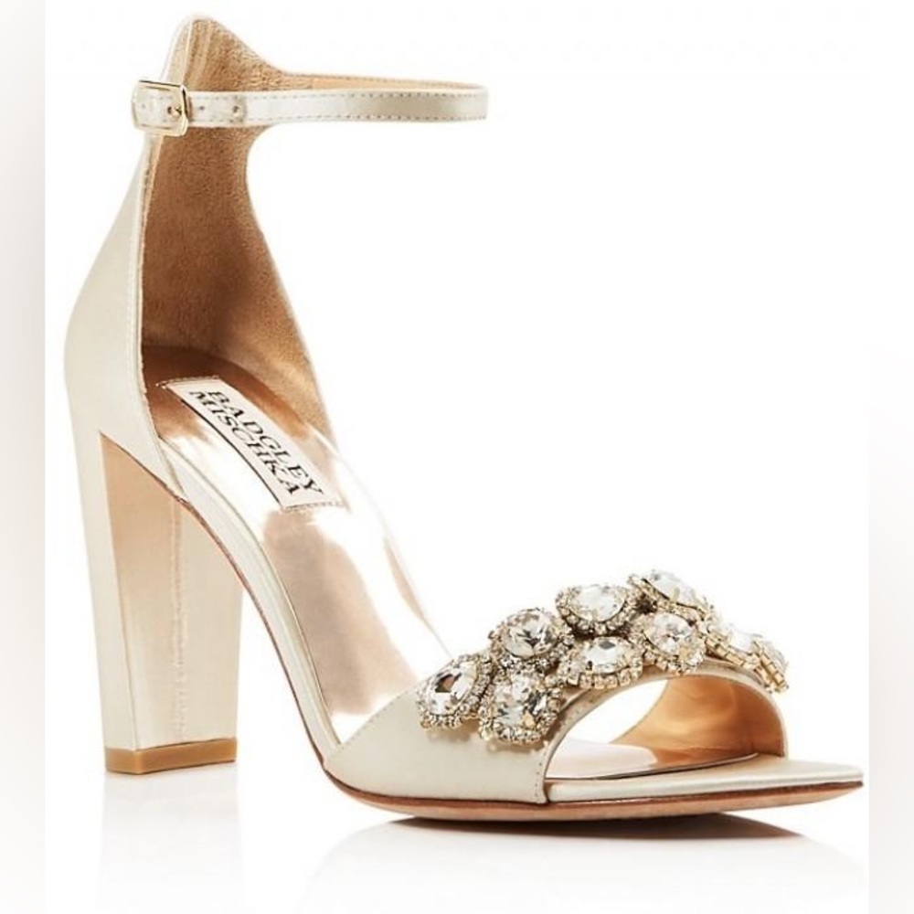 Badgley Mischka Lennox II Platino Metallic Suede Sandal 6 Gold Party Heels Prom
